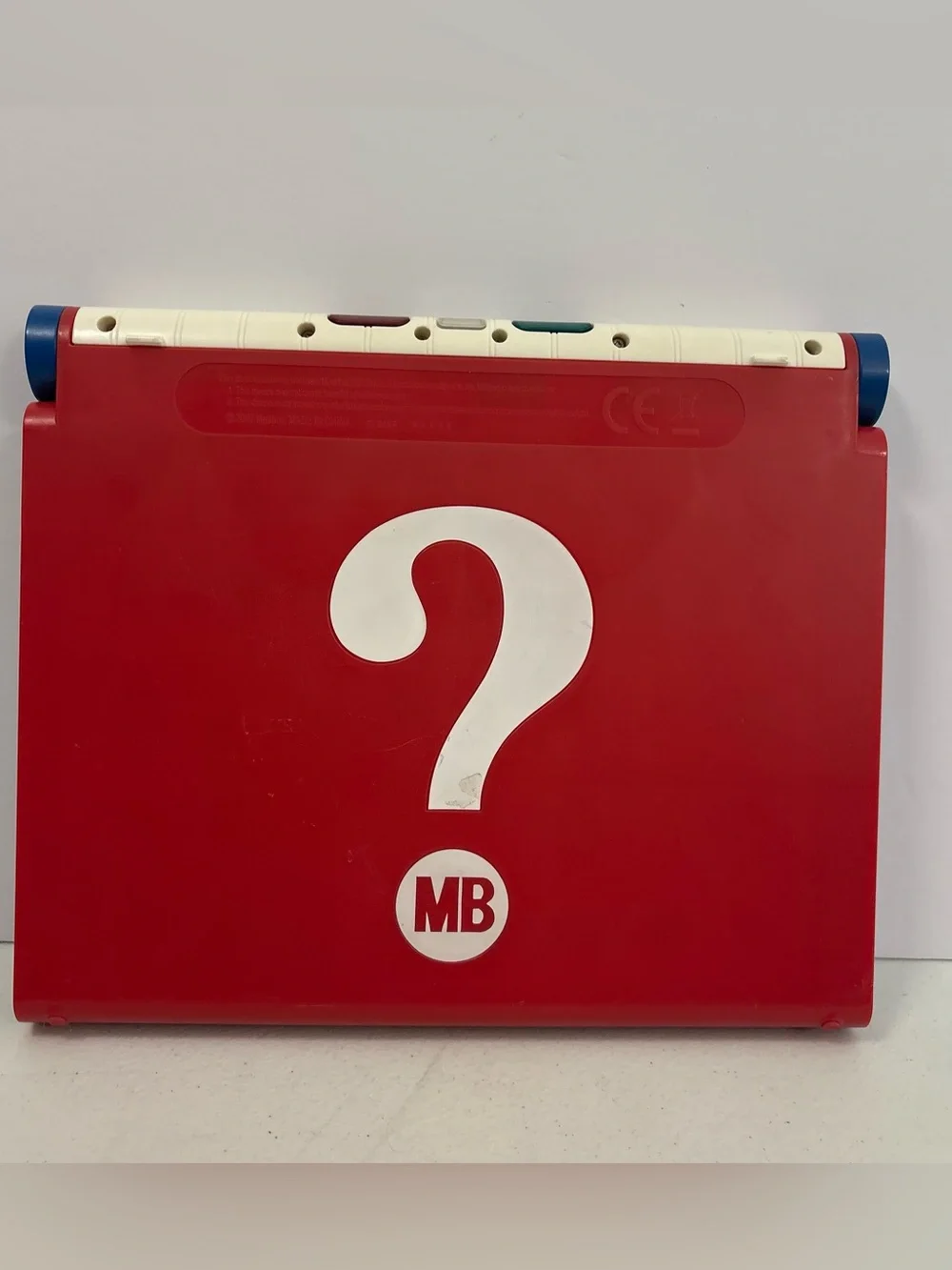 Guess Who?Milton Bradley Electronic  Classic Retro Travel Game 2007 Not Working